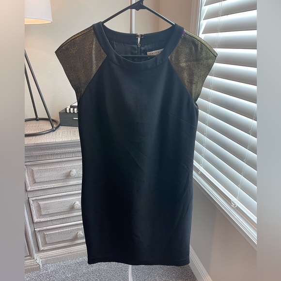 NWOT Trina Turk Dress, size 4 - Picture 1 of 5